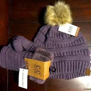 Pom hat and fingerless mittens NWT